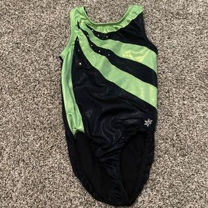 Kids girls gymnastic leotard, size small by snowflake design
